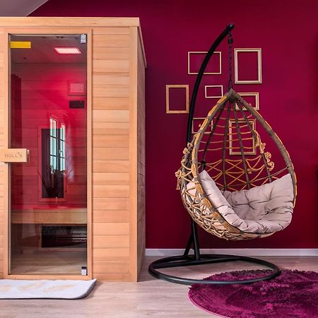 Suite L'Echappee - Maison Romantique - Spa & Sauna Privatif- Pole Dance - Lit Rond Avec Miroir Au Plafond Pezarches Kültér fotó
