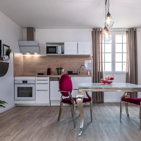 Suite L'Echappee - Maison Romantique - Spa & Sauna Privatif- Pole Dance - Lit Rond Avec Miroir Au Plafond Pezarches Kültér fotó