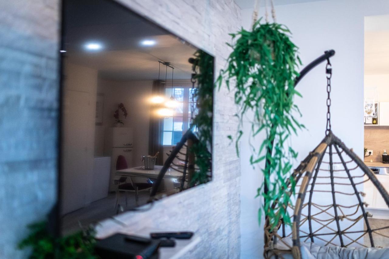 Suite L'Echappee - Maison Romantique - Spa & Sauna Privatif- Pole Dance - Lit Rond Avec Miroir Au Plafond Pezarches Kültér fotó